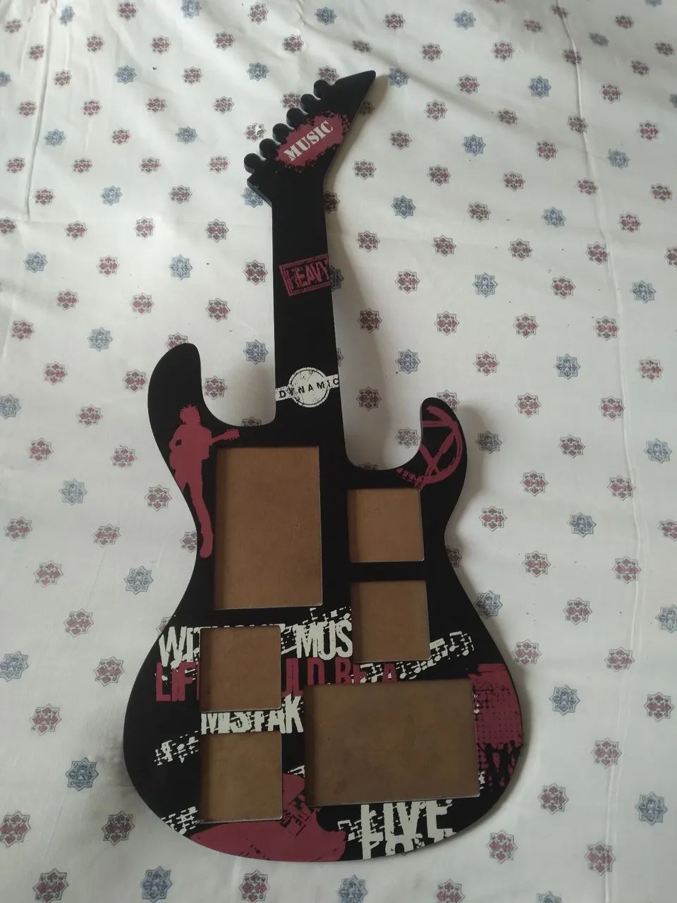 Porta-retratos em formato de guitarra