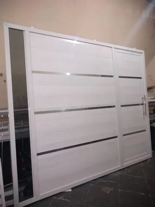 Portão de Garagem lindos com vidro ou espelho. - Foto 2