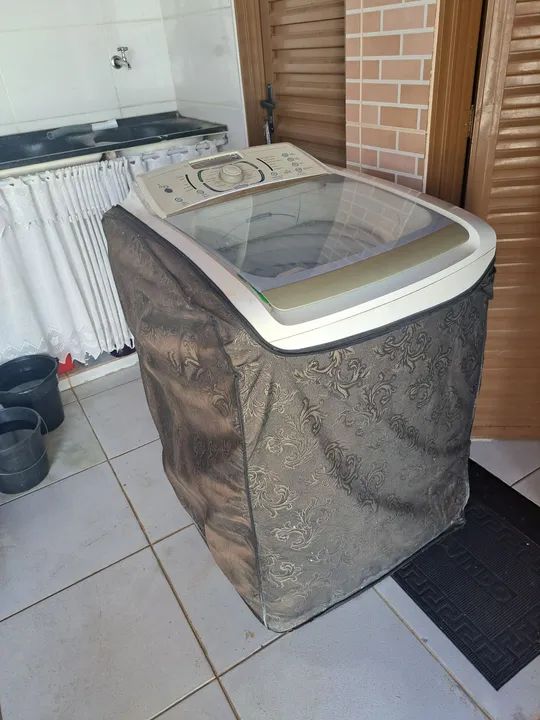 Máquina de Lavar Roupa Automática Electrolux 15kg