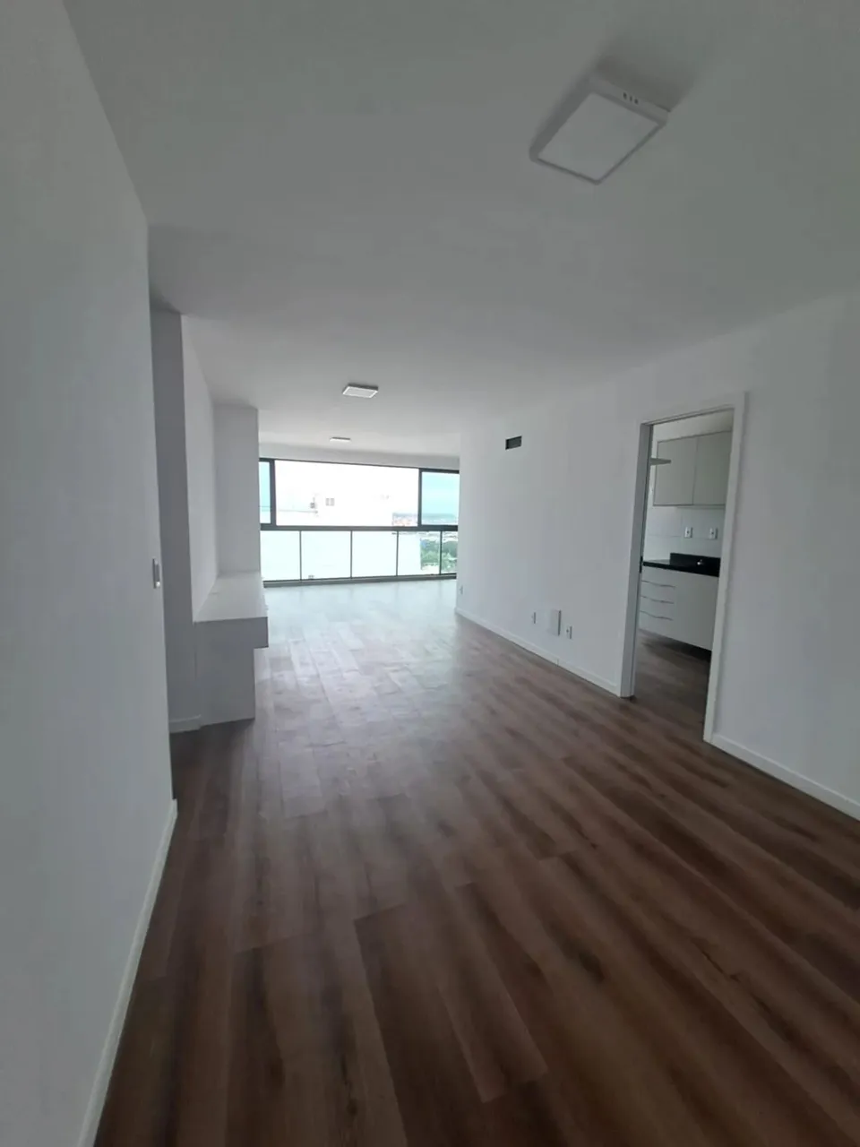 RC- ALUGA-SE APT NO ED. TORRE SANTORO 3 SUÍTES 2 VGS