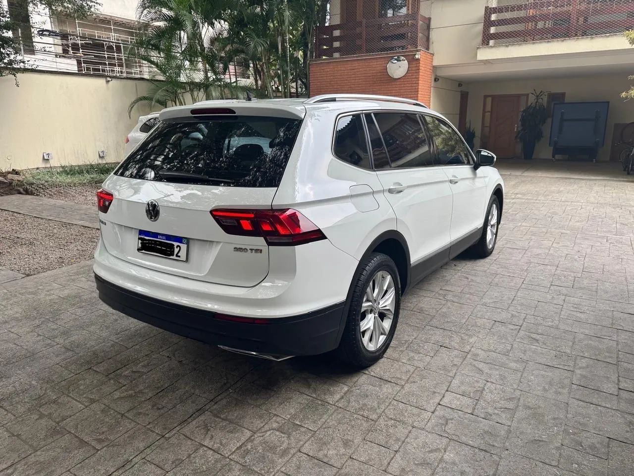 VW Tiguan Comfortline Allspace 7 lugares 2018 - Foto 3