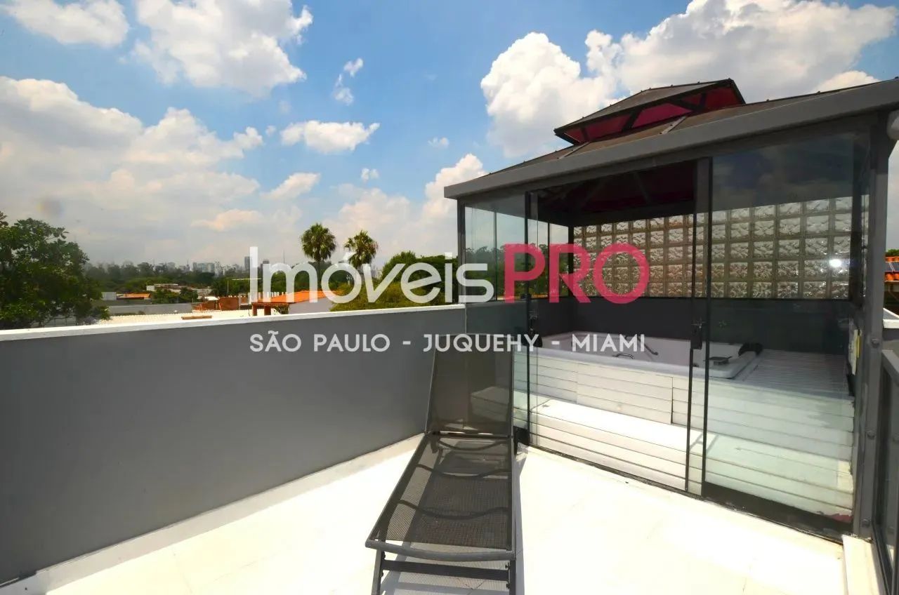 Vista para o Parque Ibirapuera. Reformada, pronta para morar.