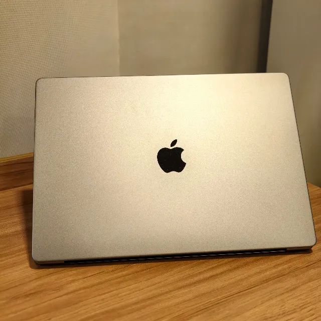 MACBOOK PRO 16 M1 MAX 64GB/1TB - 29 CICLOS SPACE GRAY - COMO NOVO