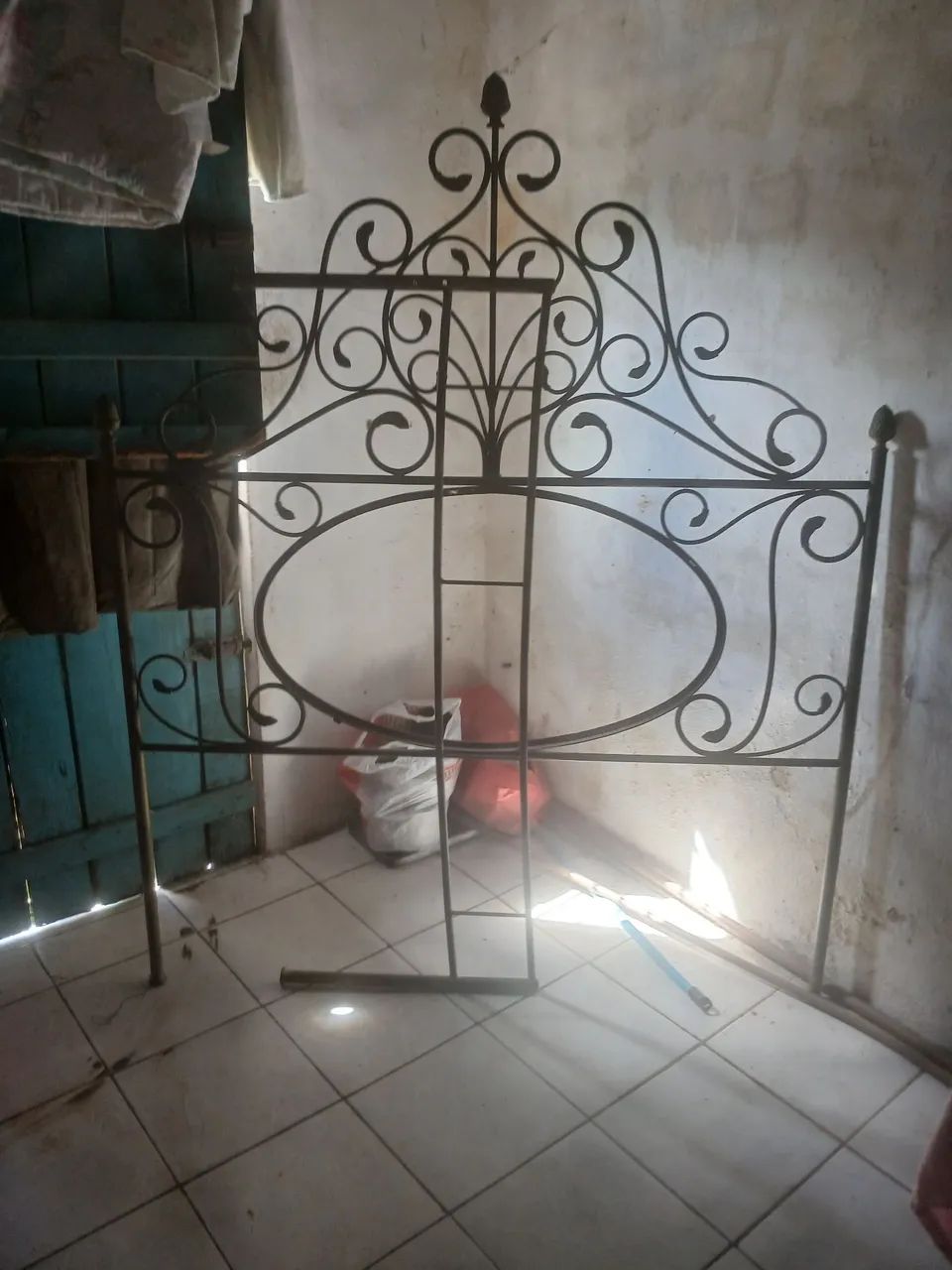 Cama bronze antiga