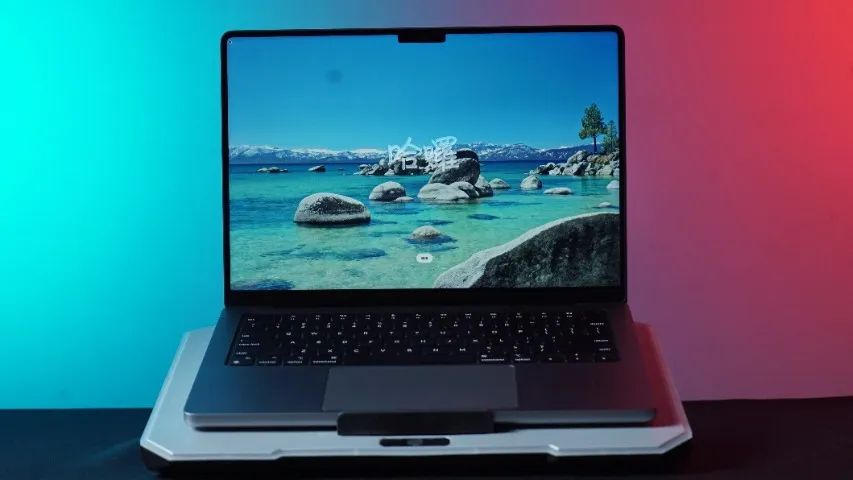 MacBook Pro M3 | 8GB | SSD 256GB por R$7.999,00 - Notebooks