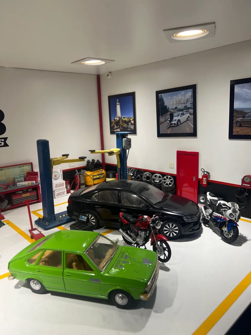 Vendo miniatura 1:18 e 1:24