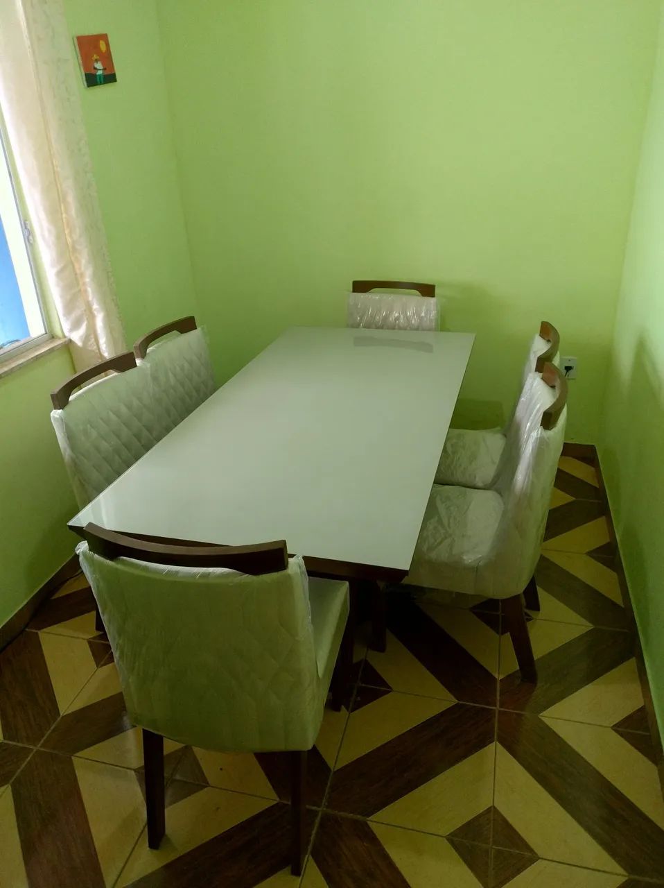 Conjunto de mesa com 6 cadeiras. - Foto 3
