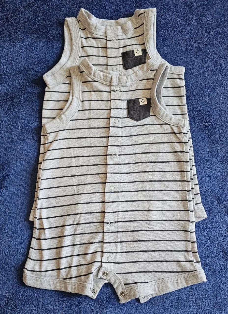 Lote de roupas CARTERS bebê 6/9 meses