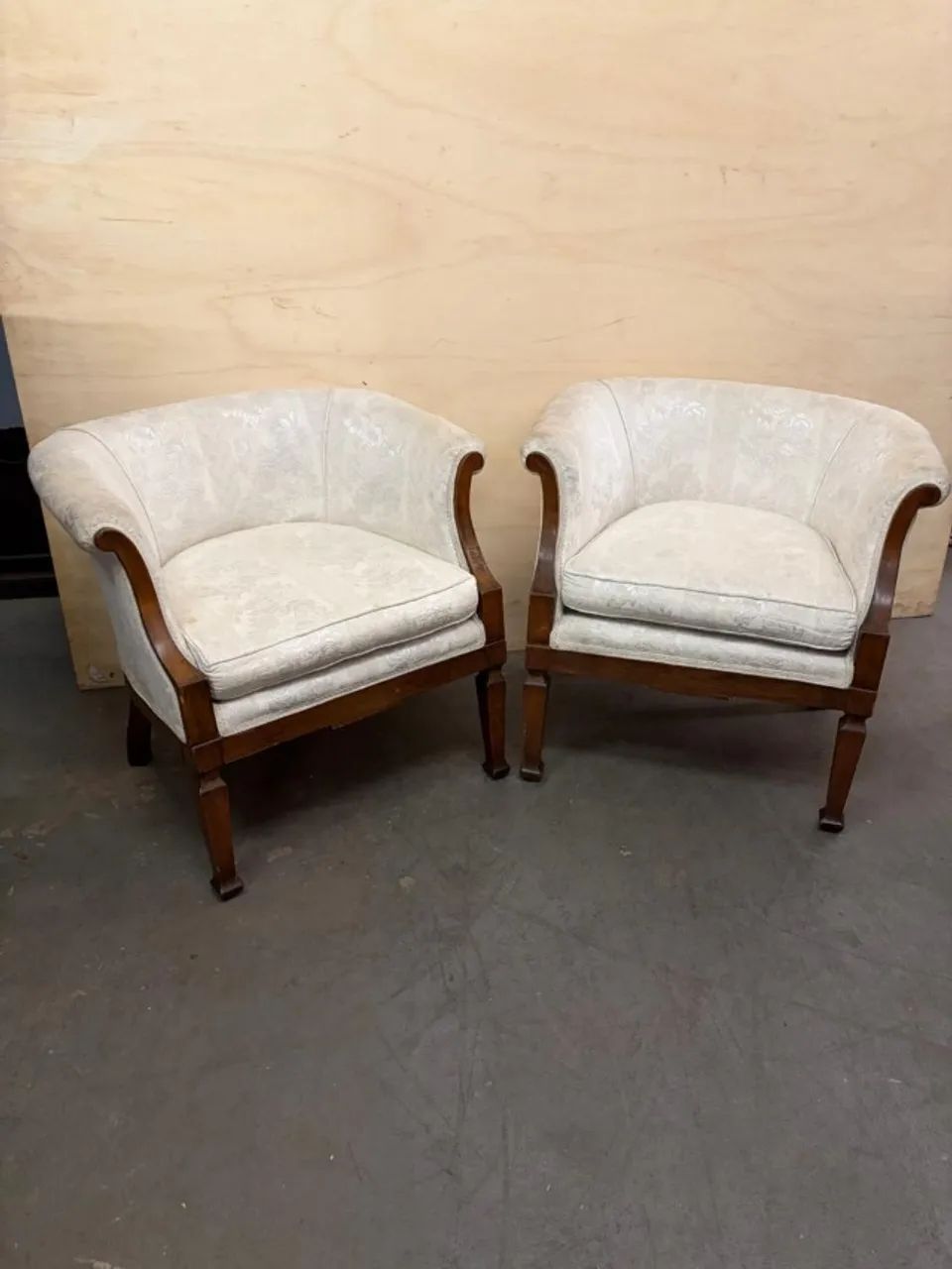Par de Poltronas em Vinhático