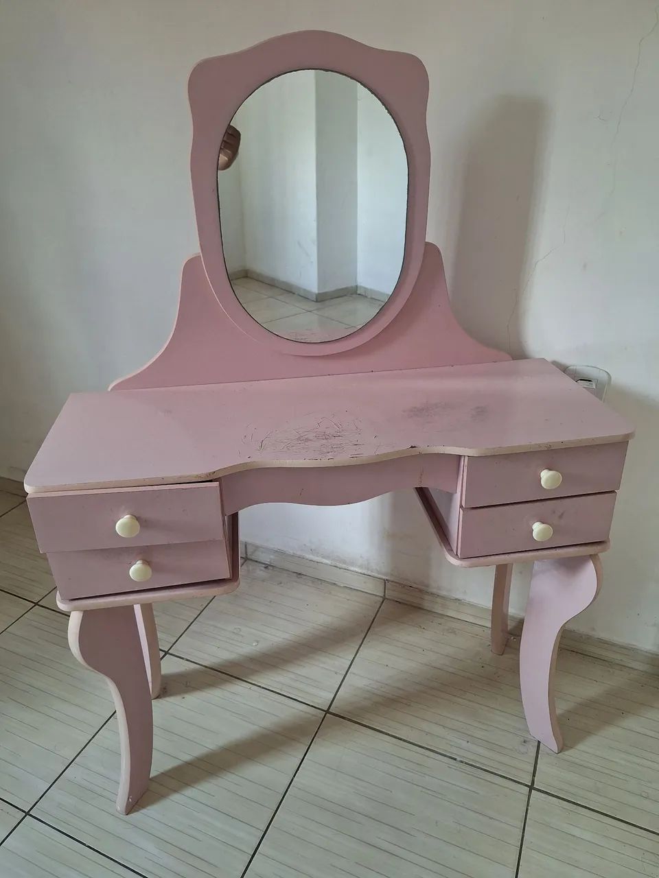 vendo pentiadeira rosa com espelho