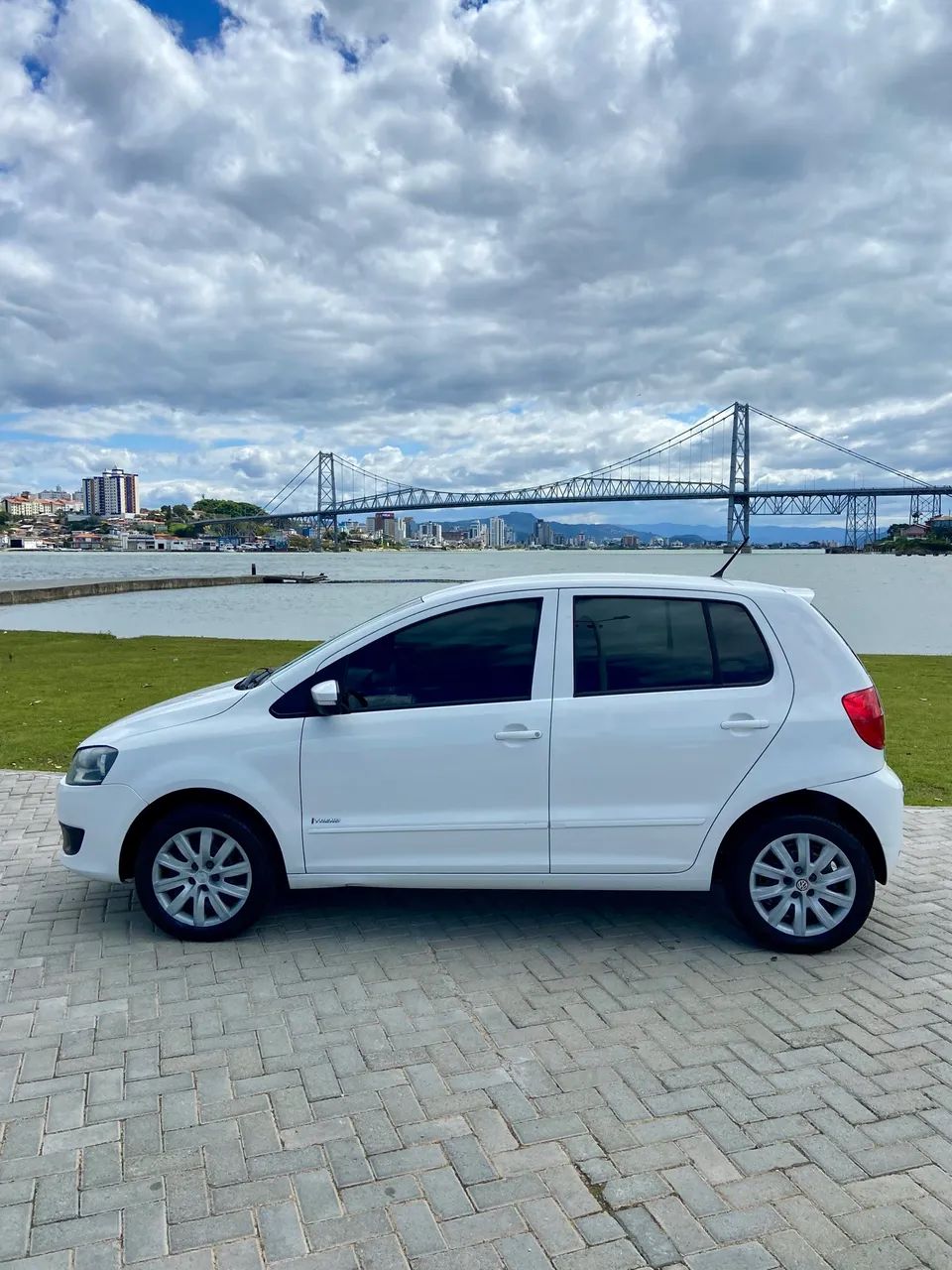 Volkswagen Fox 1.0 MI Total Flex 8V 5P 2012