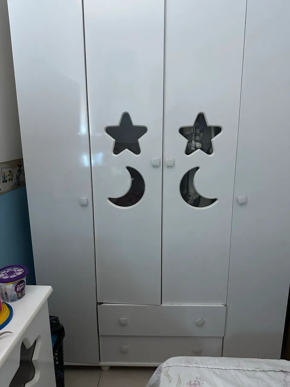 Cama, guarda-roupa e Cômoda 
