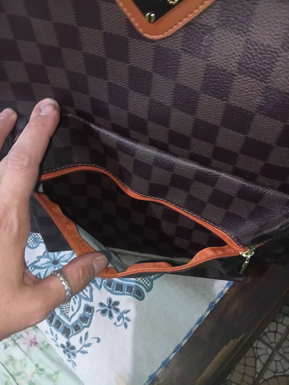 Mochila de couro sintético  - Foto 4