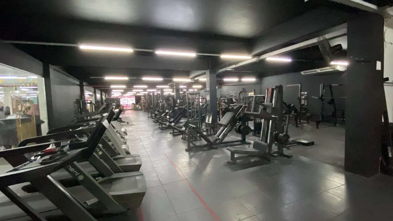 Vende-se 2 academia completas