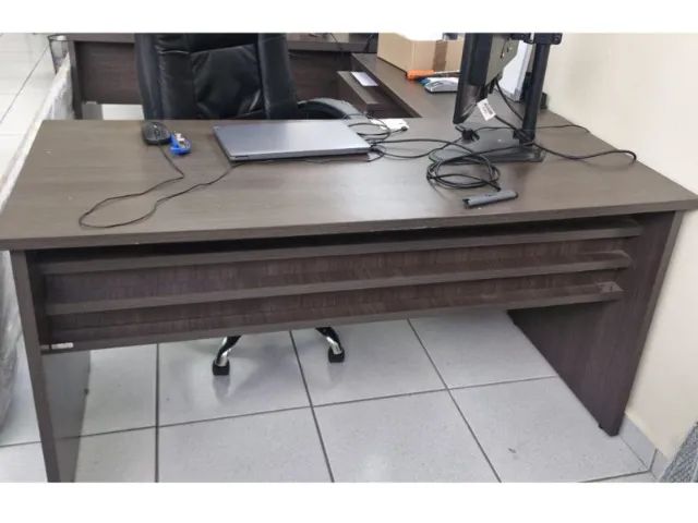 Mesa escritório em L em MDF