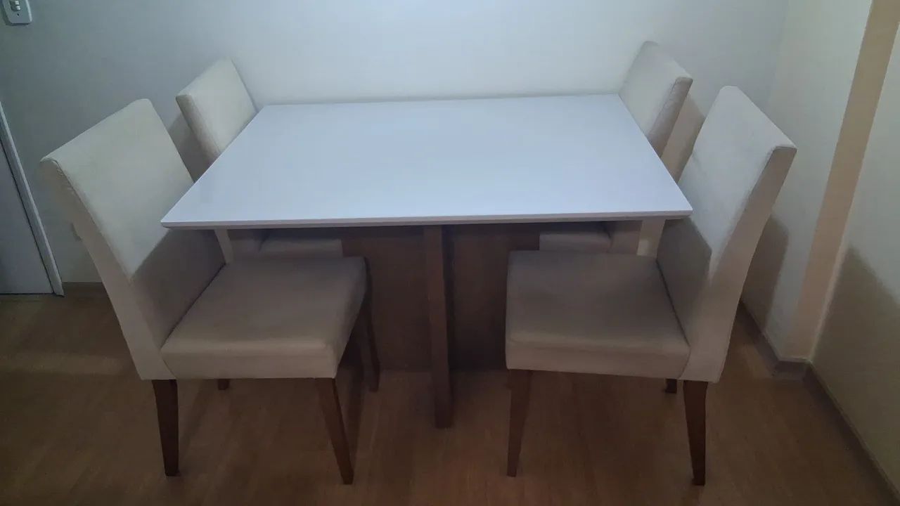 Mesa com cadeiras  - Foto 2