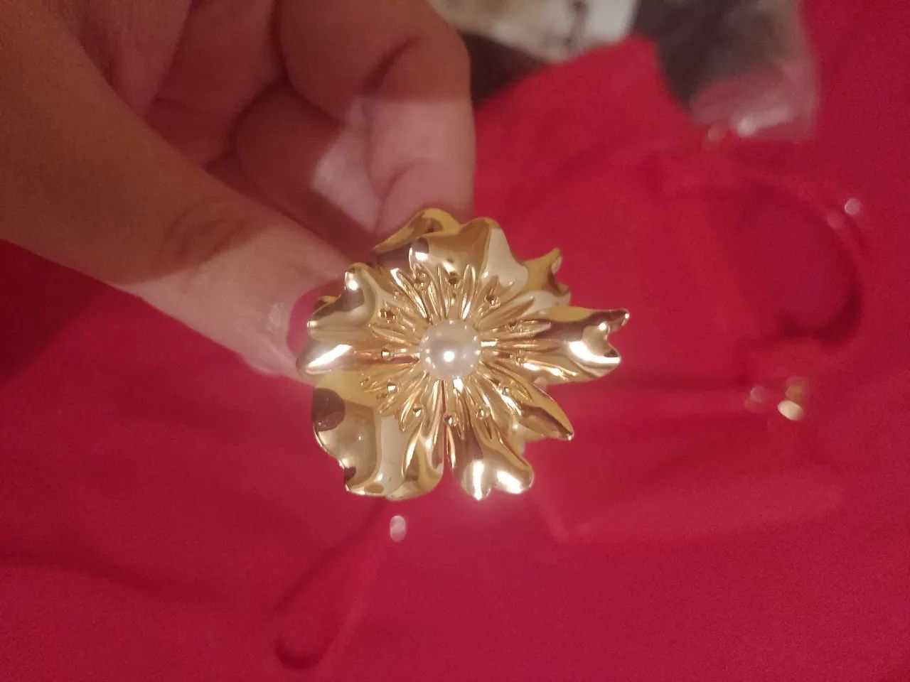 Anél ajustável de flor folheado a ouro  - Foto 4