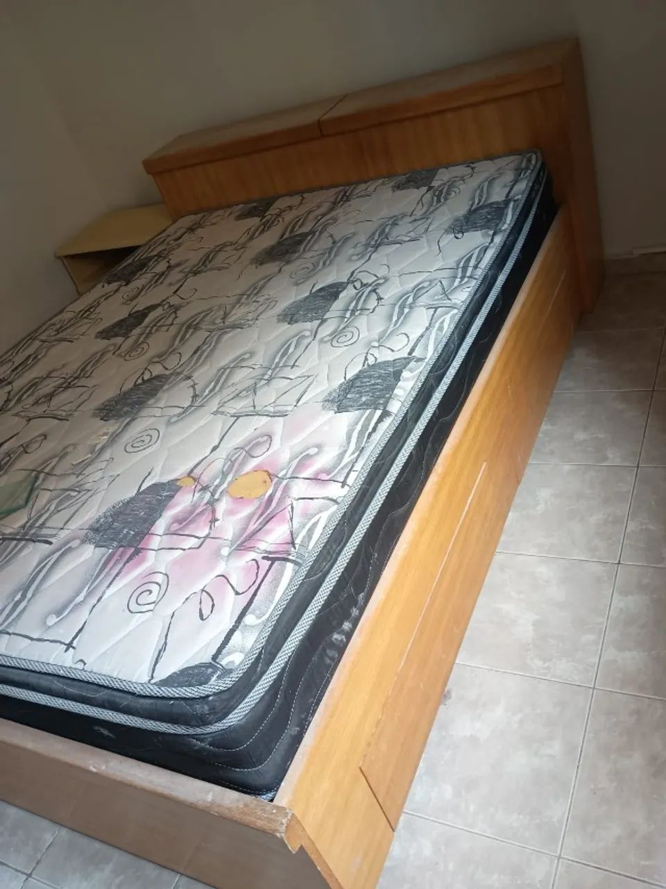 cama em madeira + colchão - Foto 2