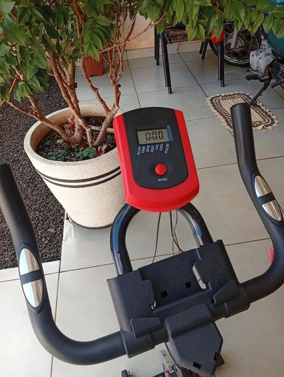 Bicicleta ergométrica nova 400 reais  - Foto 3