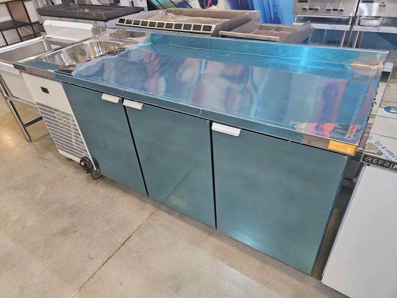 balcão refrigerado de inox 2 metros com cuba a esquerda - nova