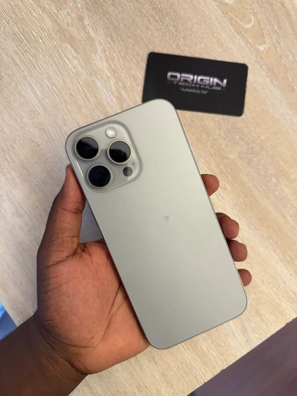 iPhone 16 Pro Max 256GB - Silver (Impecável) - Celulares e