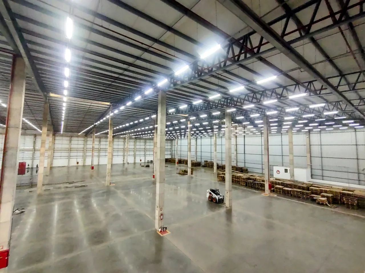 Galpão logístico em condomínio com 4.000m² Pé Direito 12m, 8 Docas, Estacionamento 30.000m - Foto 9