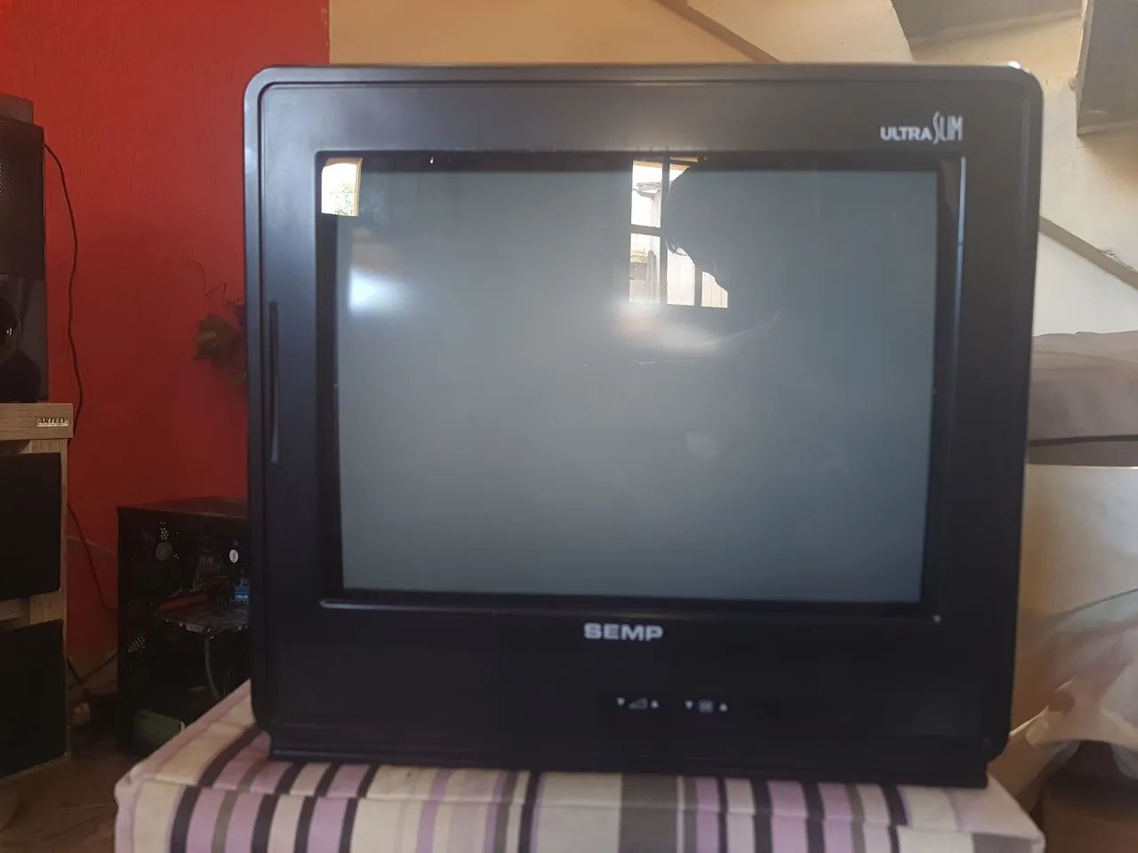 Tv de tubo Ultra Slim 14 polegadas  - Foto 2