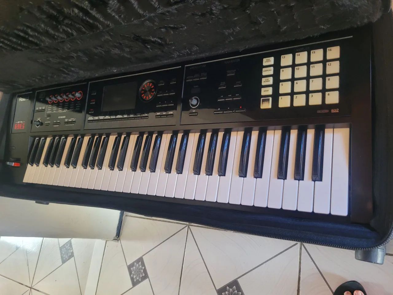 ROLAND FA06 WORKSTATION - Foto 3
