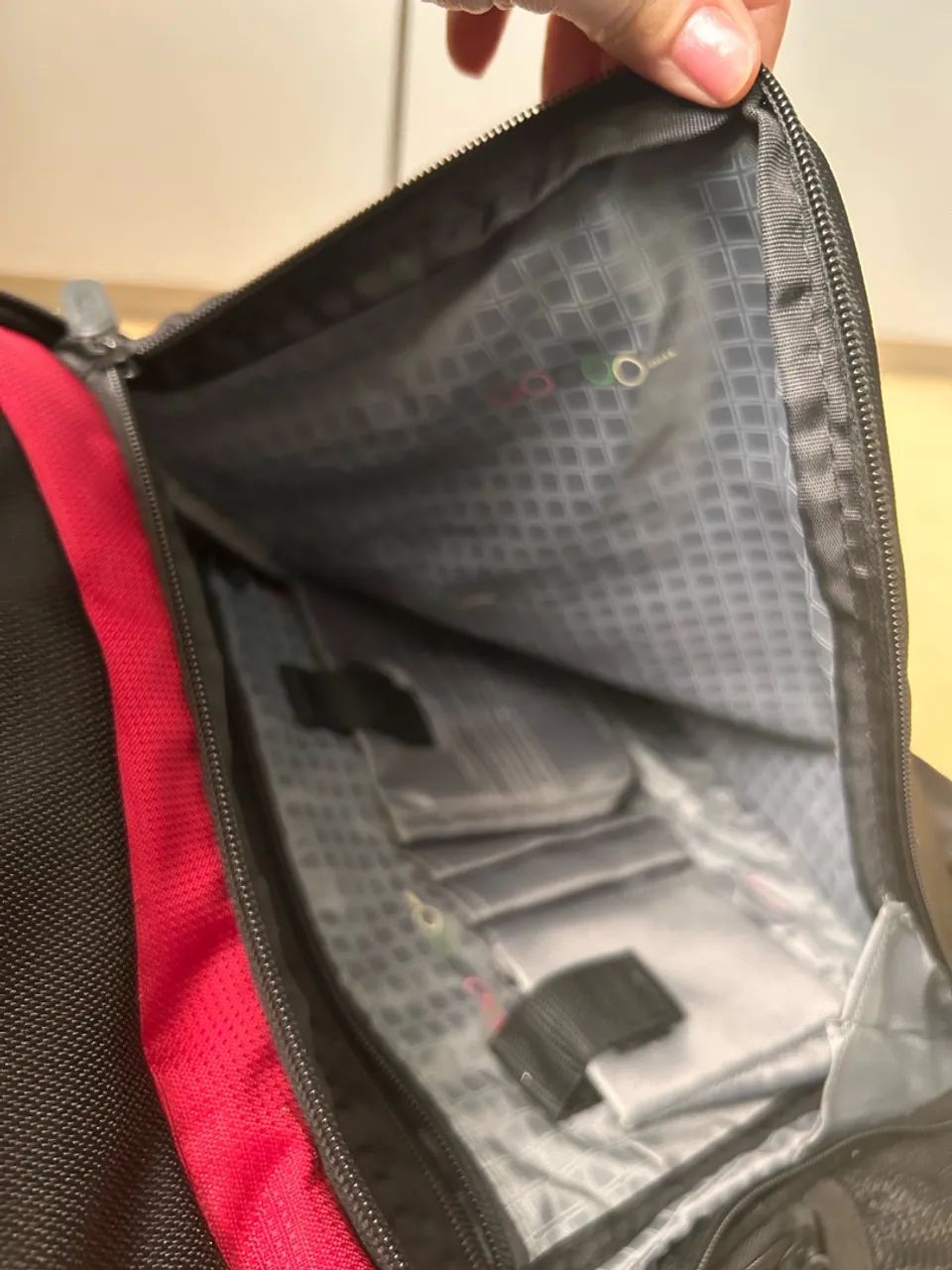 Mochila Executiva DELL Preta com Compartimentos Acolchoados - Ótimo Estado - Foto 3