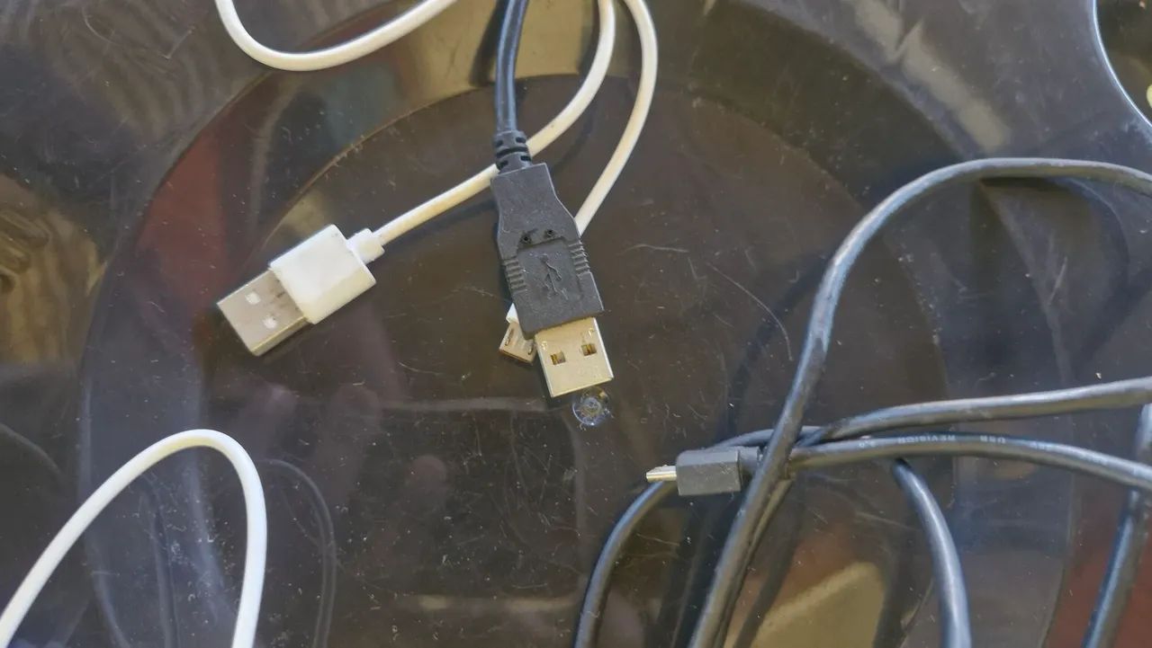 Kit Cabos USB Para Micro-USB V8 Branco E Preto Para Celular E Acessórios - Foto 3
