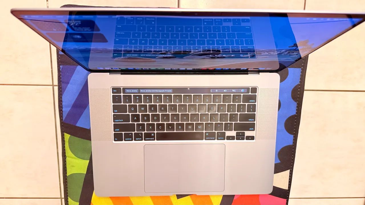 MacBook Pro 16 2019 i7 6-Core 16gb Ram SSD 512gb Radeon 4gb