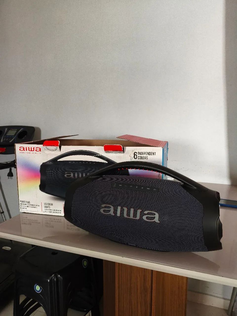 Caixa de som aiwa bombox plus 