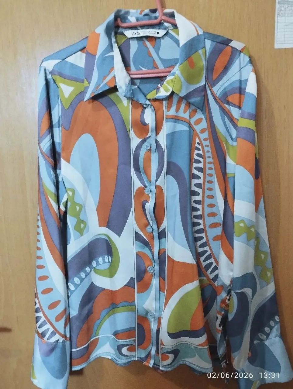 Camisa Zara, usada uma única vez. Veste 40/42