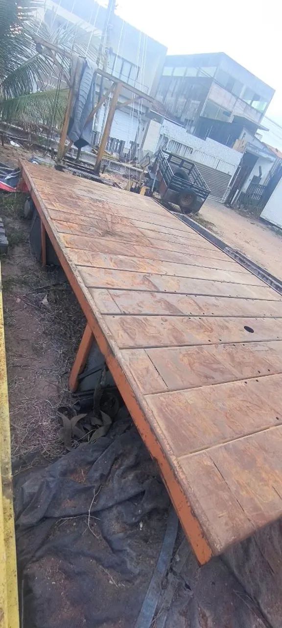 Carroceria de ferro com Maraial de mumck 