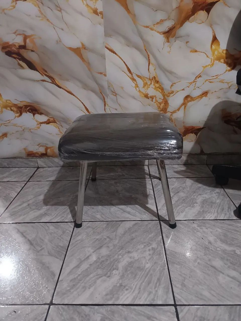 Vendo banquinho para manicure 