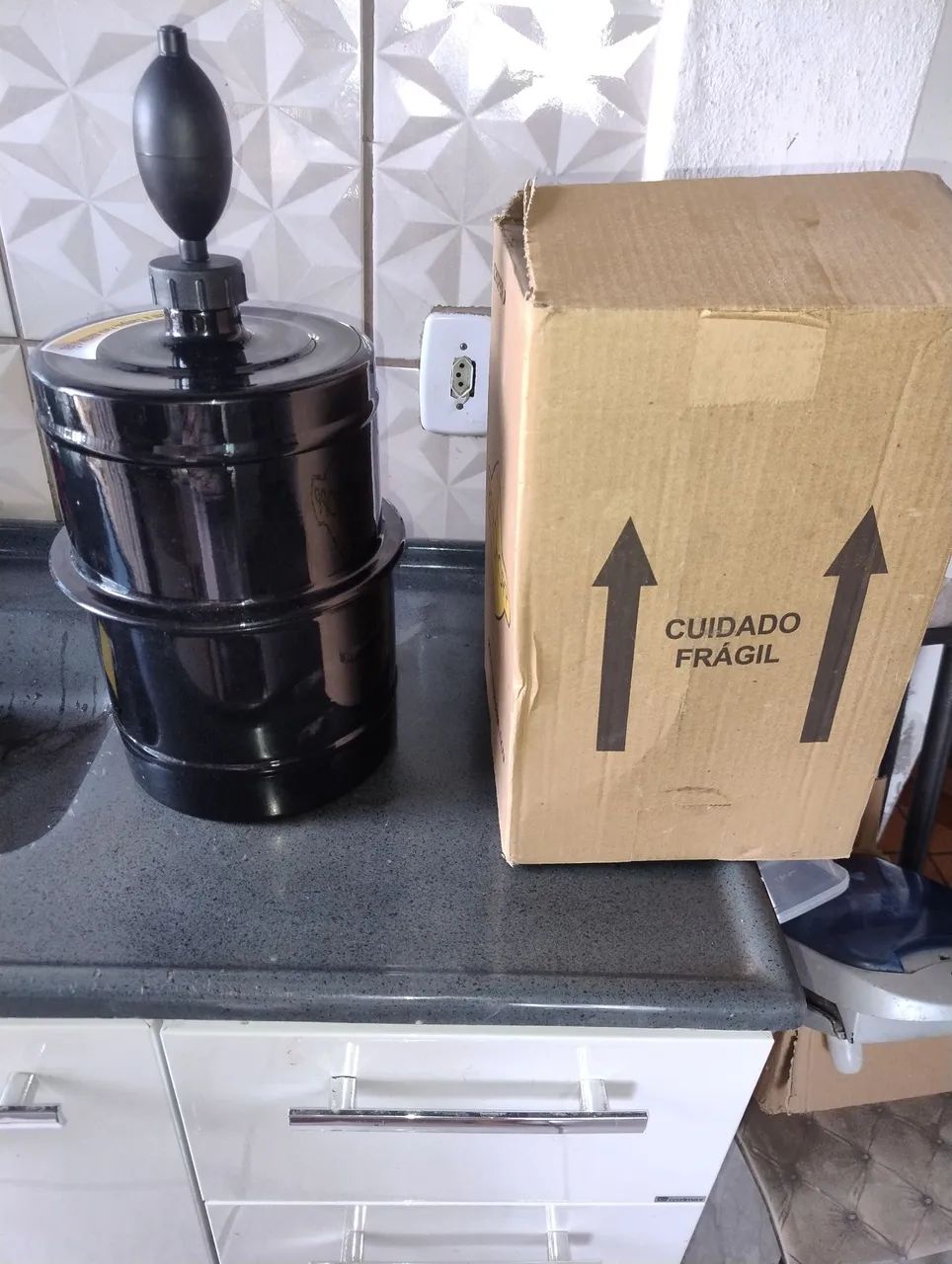 Vende-se uma chopeira nova na caixa com nota fiscal e munual,aceito proposta,preço baixou. - Foto 3