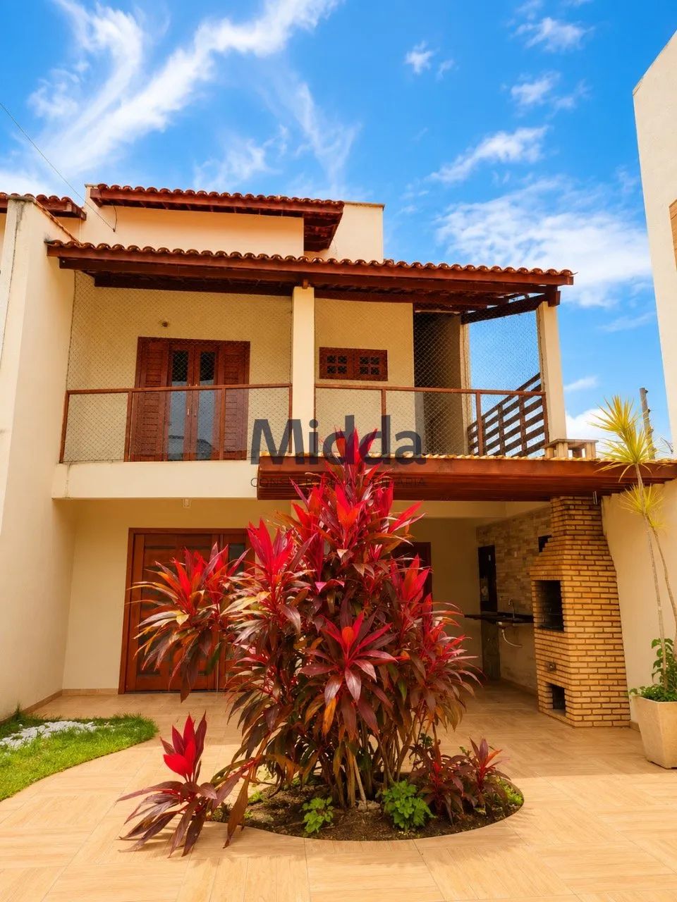 Casa Duplex com Varanda, Espaço Gourmet, 4 Quartos, Closet e Área de Lazer Privativa