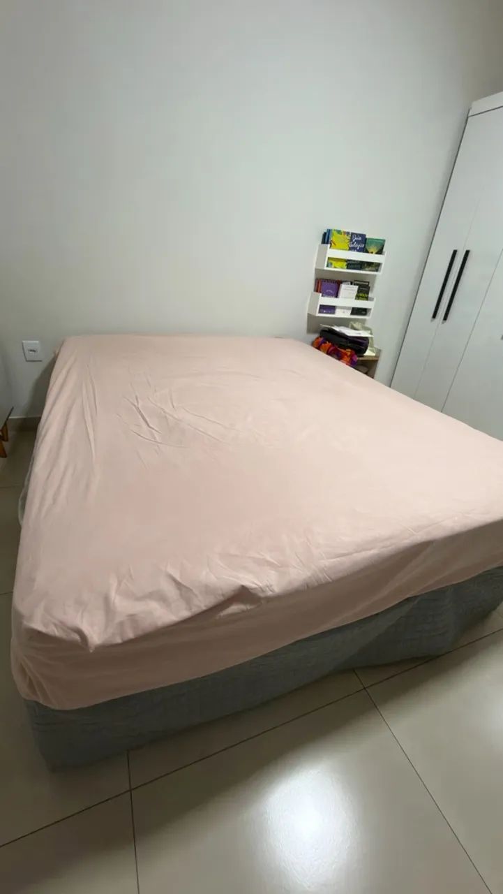 Vendo cama box queen 
