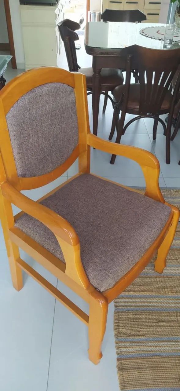 Poltrona antiga de madeira maciça - Foto 4