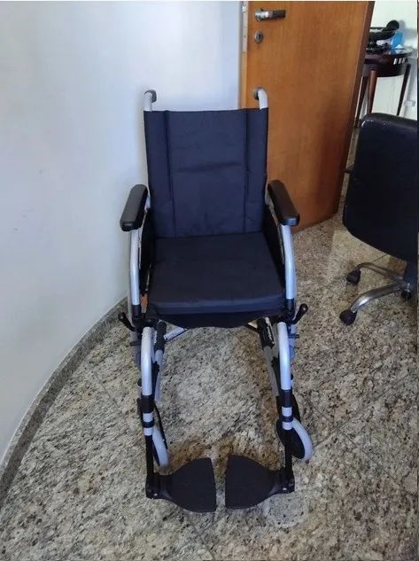 Cadeira de Rodas Ottobock em excelente estado - Foto 3