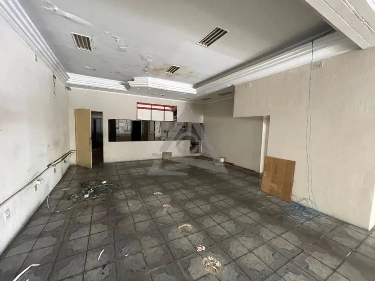 Salão à venda e para alugar em Campinas, Jardim dos Oliveiras, com 410 m²