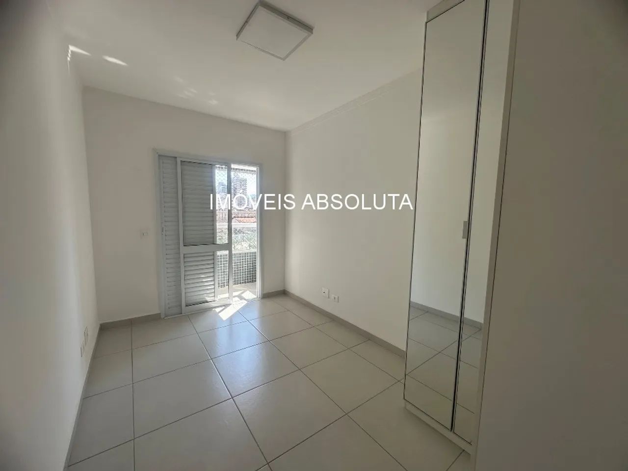 Apartamento 3 Dormitórios - 2 vagas de garagem - Foto 4