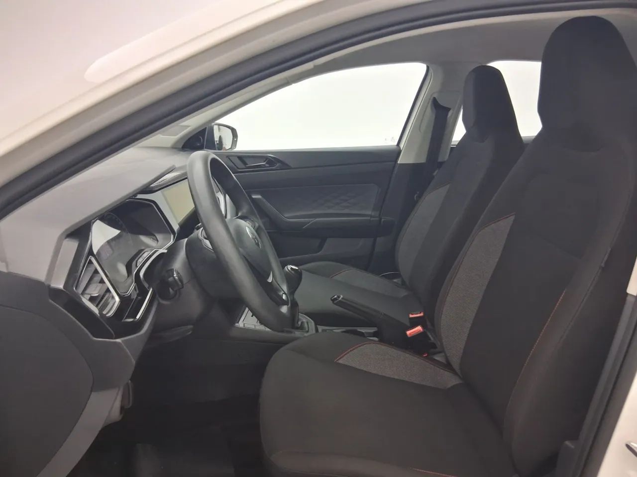 Volkswagen Polo Track 1.0 Flex 12V 5p, foto 16 de 18