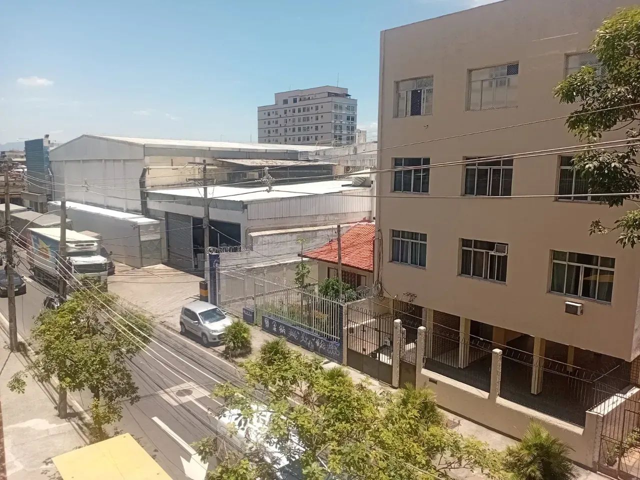 Ótima Localização, 2 quartos, 2 lances de escada - Foto 3