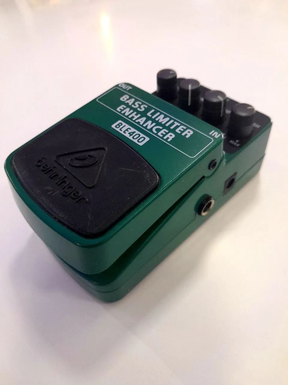 Pedal bass limiter Behringer  - Foto 2