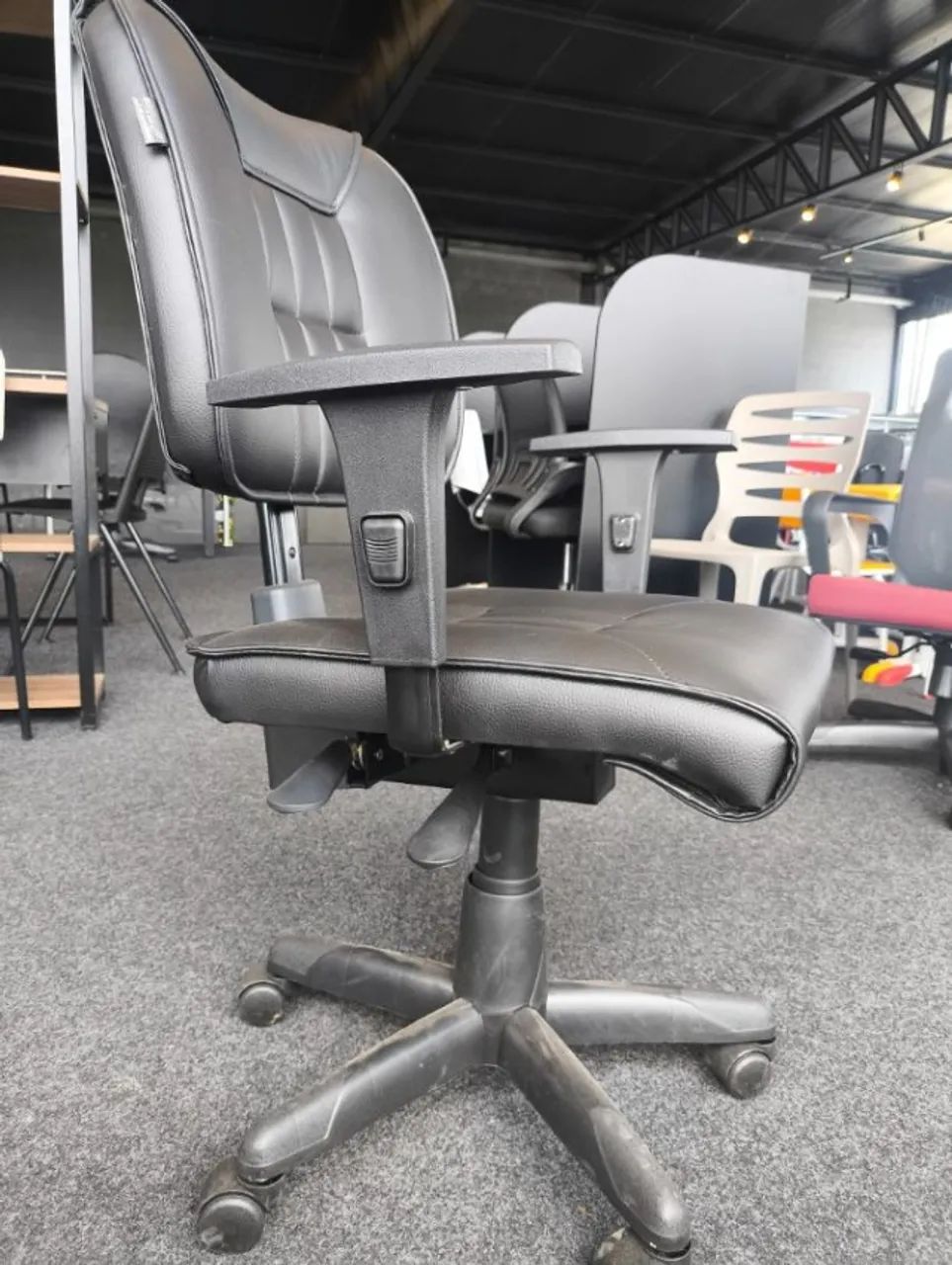 Cadeira Executiva Back System Avina (QUEIMA DE ESTOQUE)! - Foto 4