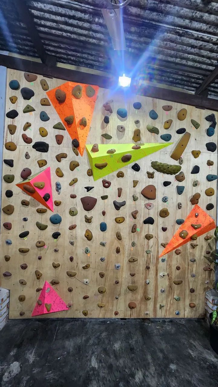 Parede de escalada indolor completa, +- 130 agarras - Foto 2