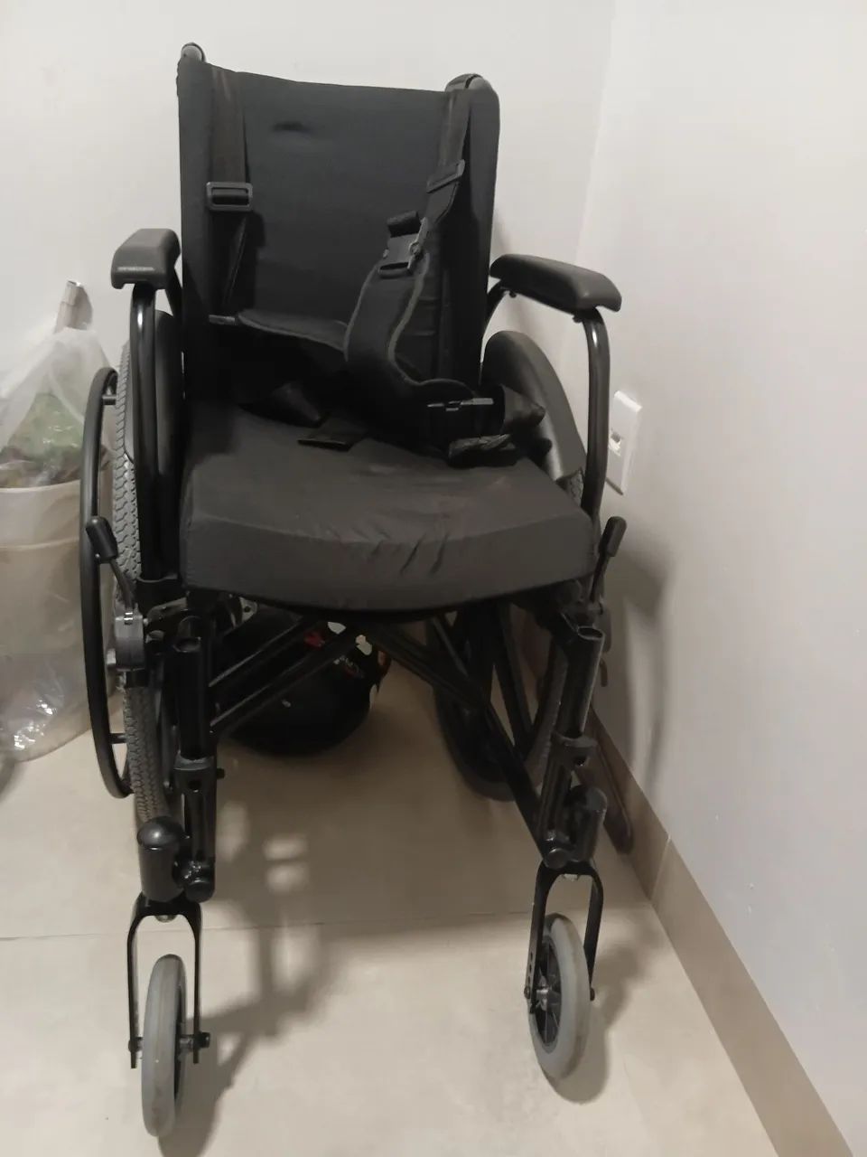 Cadeira de rodas infantil  - Foto 4