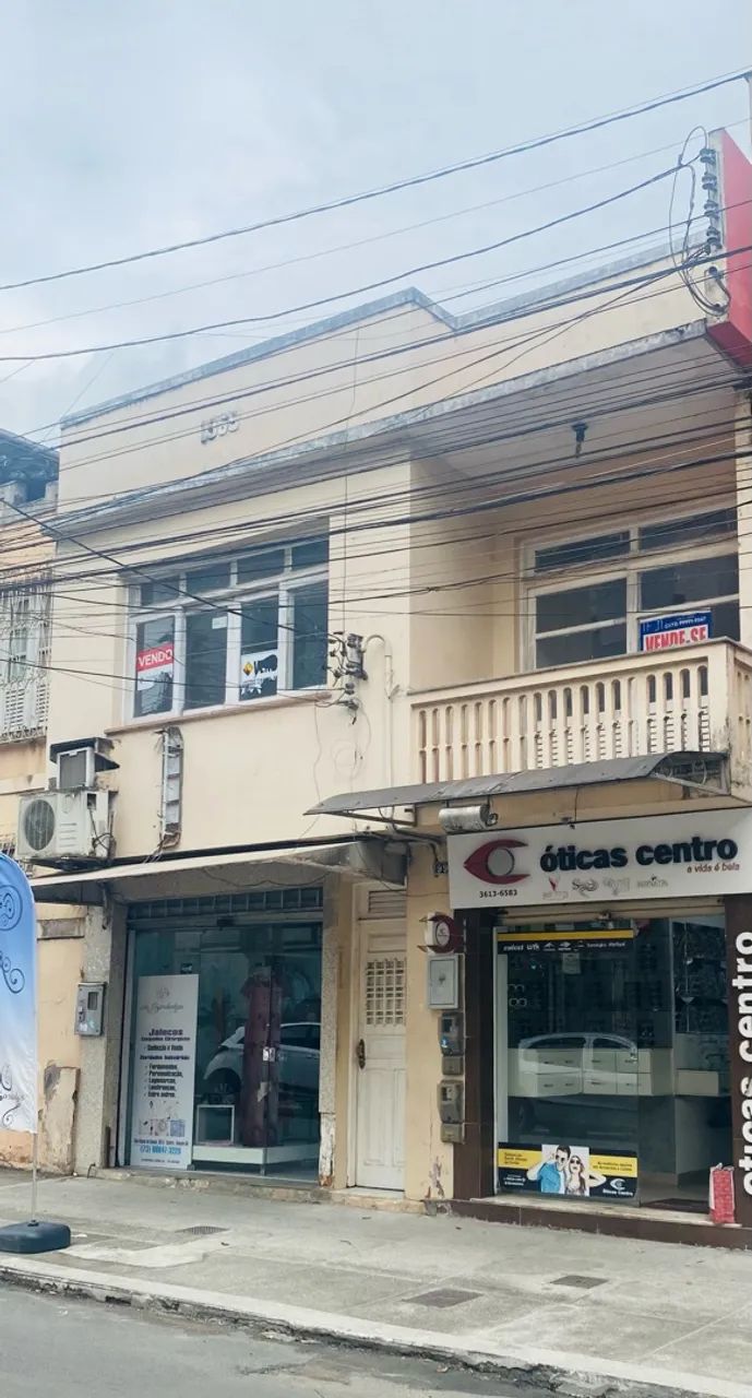 Dois pontos comerciais e apt. à venda! 