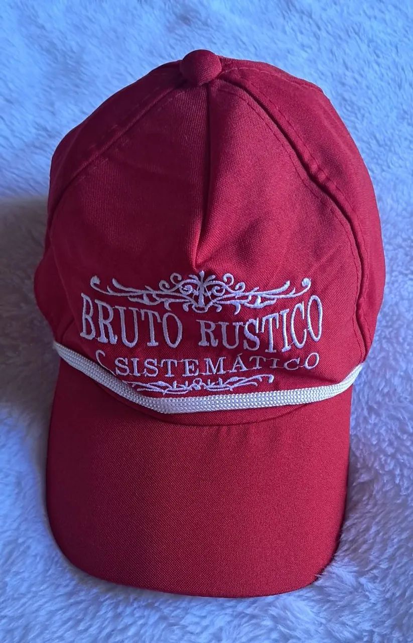 Boné bruto rústico e sistemático